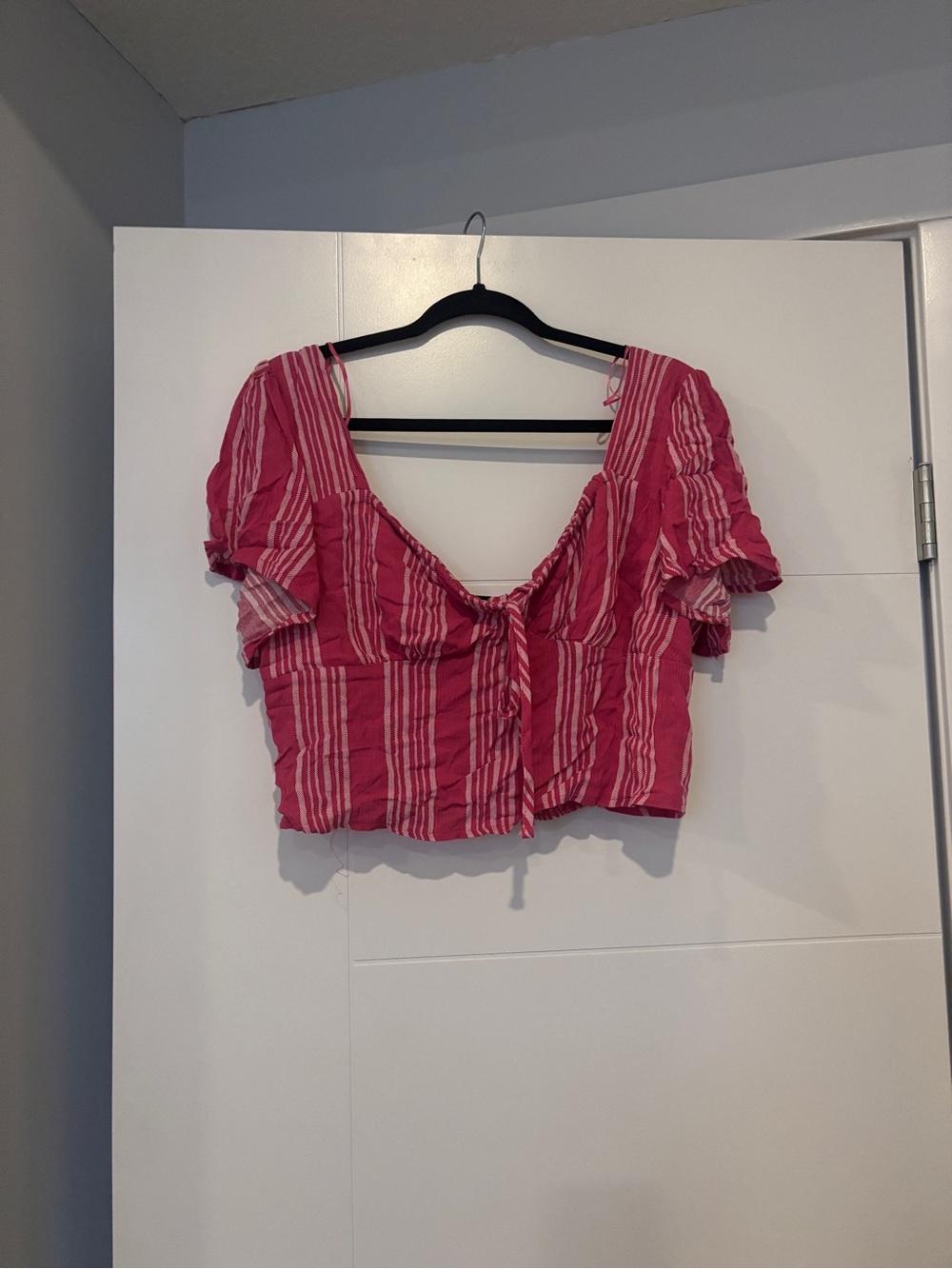 NWT No Boundaries Pink Striped Tie-Front Crop Top